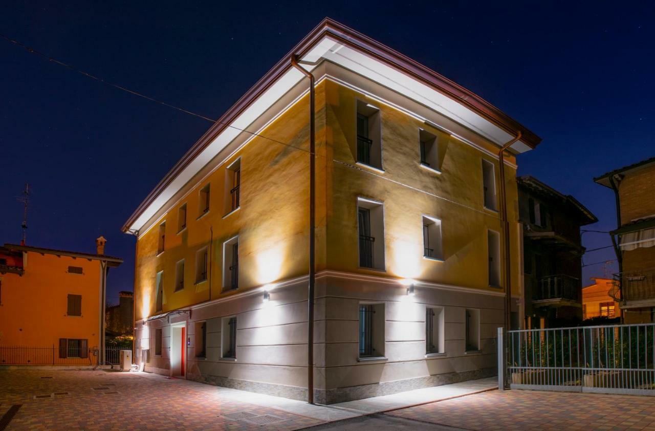 Red One Maranello Exterior foto